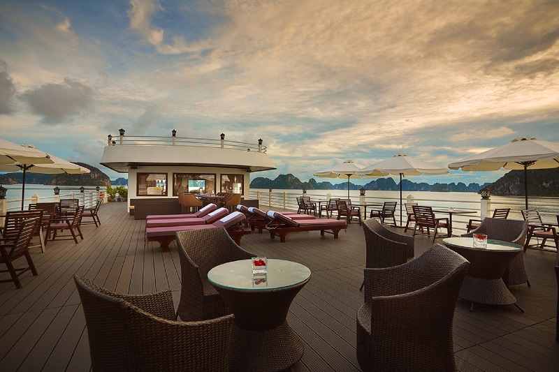 Spectacular Halong Bay 2-Day 5 Star Cruise w Executive Suite Balcony (DF7)