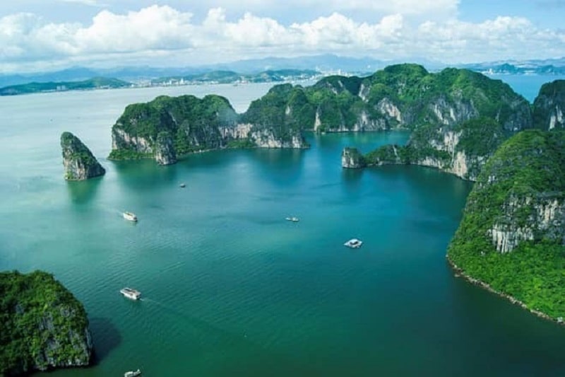 We cruise with 8 hours in Halong - Lan Ha Bay